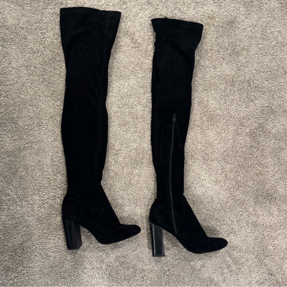 THIGH HIGH BLACK BOOTS | suede